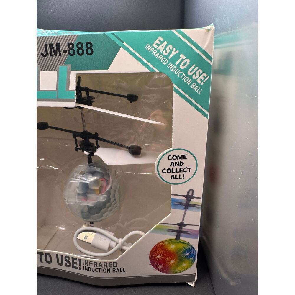 NWT Flying Ball Toy- Box got damaged a bit - Picture 3 of 4